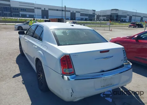 2013 Chrysler 300 Motown z USA, uszkodzony, nr VIN 2C3CCAAG3DH533939